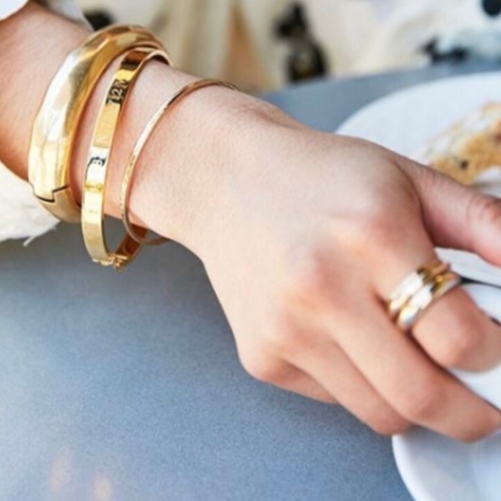 Stella & Dot | ⚜️Sculptural [GOLD] Essential Cuff - Picture 5 of 11